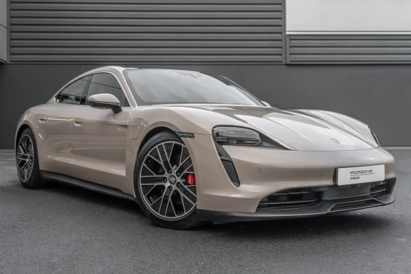 Porsche-Taycan-4S